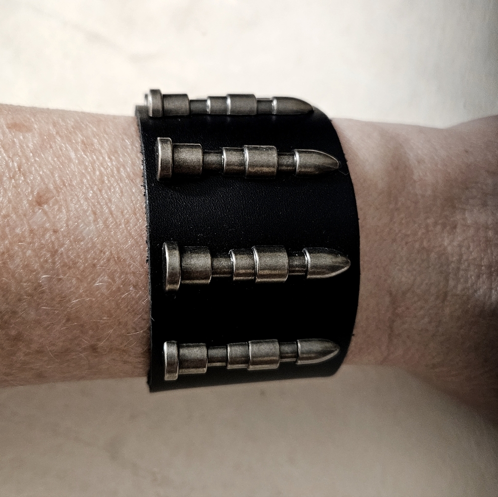 Goth Steampunk Metallic Faux Bullet Studded Genuine Leather Cuff Bracelet NWOT